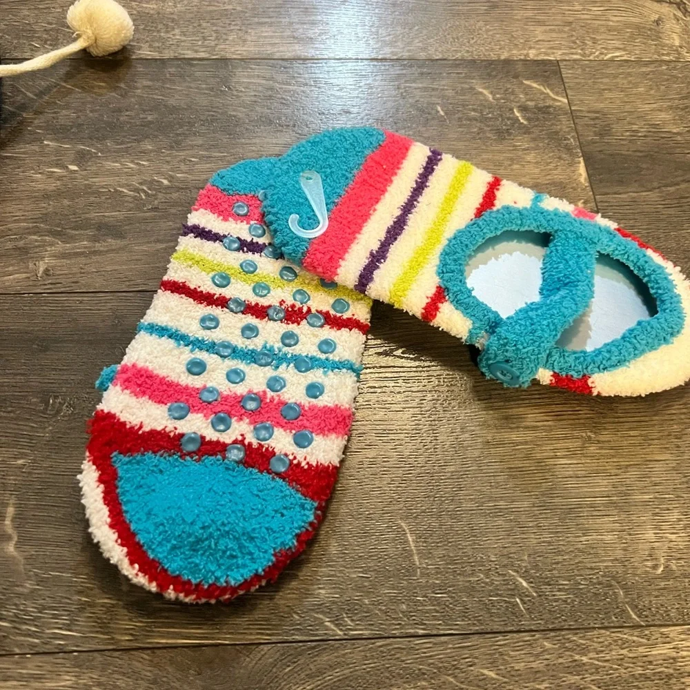 2 Pairs‎ of Women's Socks NEW